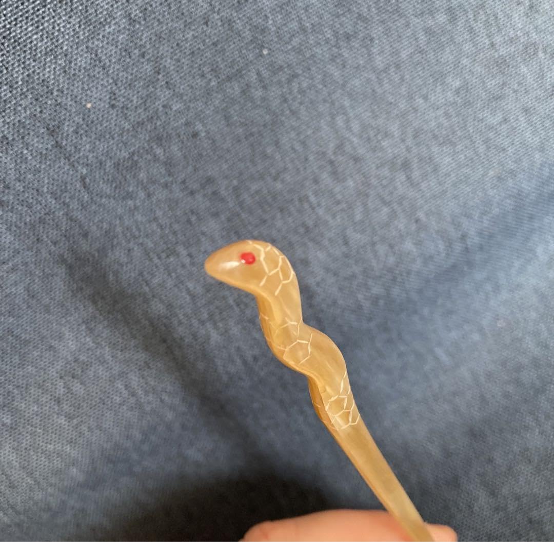 Amazon.co.jp: かんざし屋wargo 牛骨角蛇行一本簪 ヘビ 茶 新 : おもちゃ